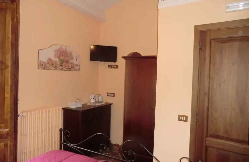 residenza-frenguelli-spello-camera-matrimoniale-con-balcone-3